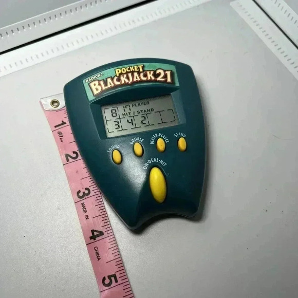 Vintage Radica 1999 Pocket Blackjack 21 Handheld Electronic Travel Game VGC - Picture 3 of 3